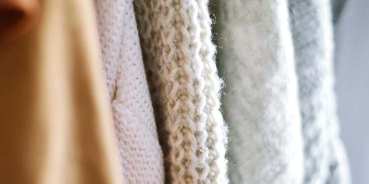 6 Trendowych marek biżuterii do podniesienia swojego stylu