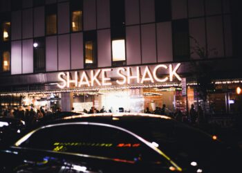 Shake Shack oferuje darmowe burgery na cześć długiego czasu trwania Oscarów.