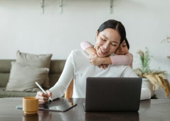 Zrozumienie dystansu rodzinengo: Nawigowanie przez złożone relacje matki i córki.