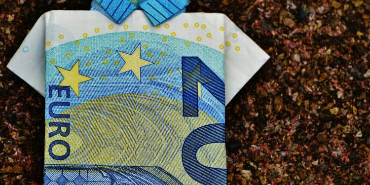 Translating…
Top 10 Najmocniejszych Walut na Świecie W Tym Momencie